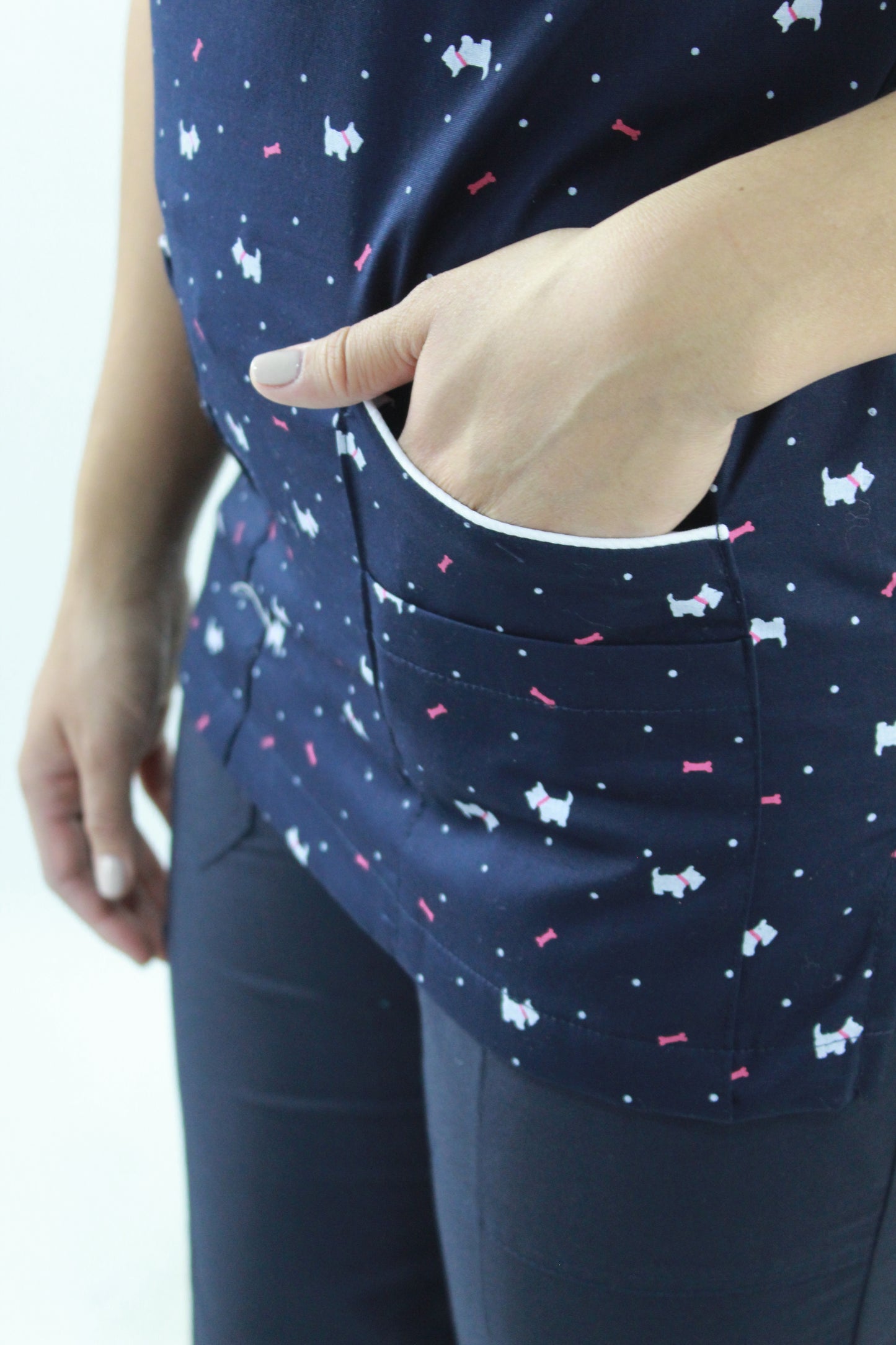 Filipina Médica Dama Primavera Marino de Perros