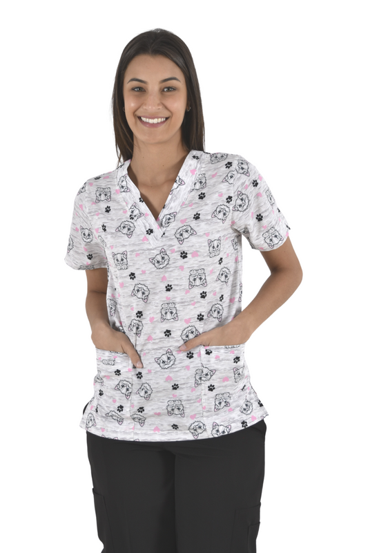 Filipina Médica Dama Tania Jaspe con Gatos