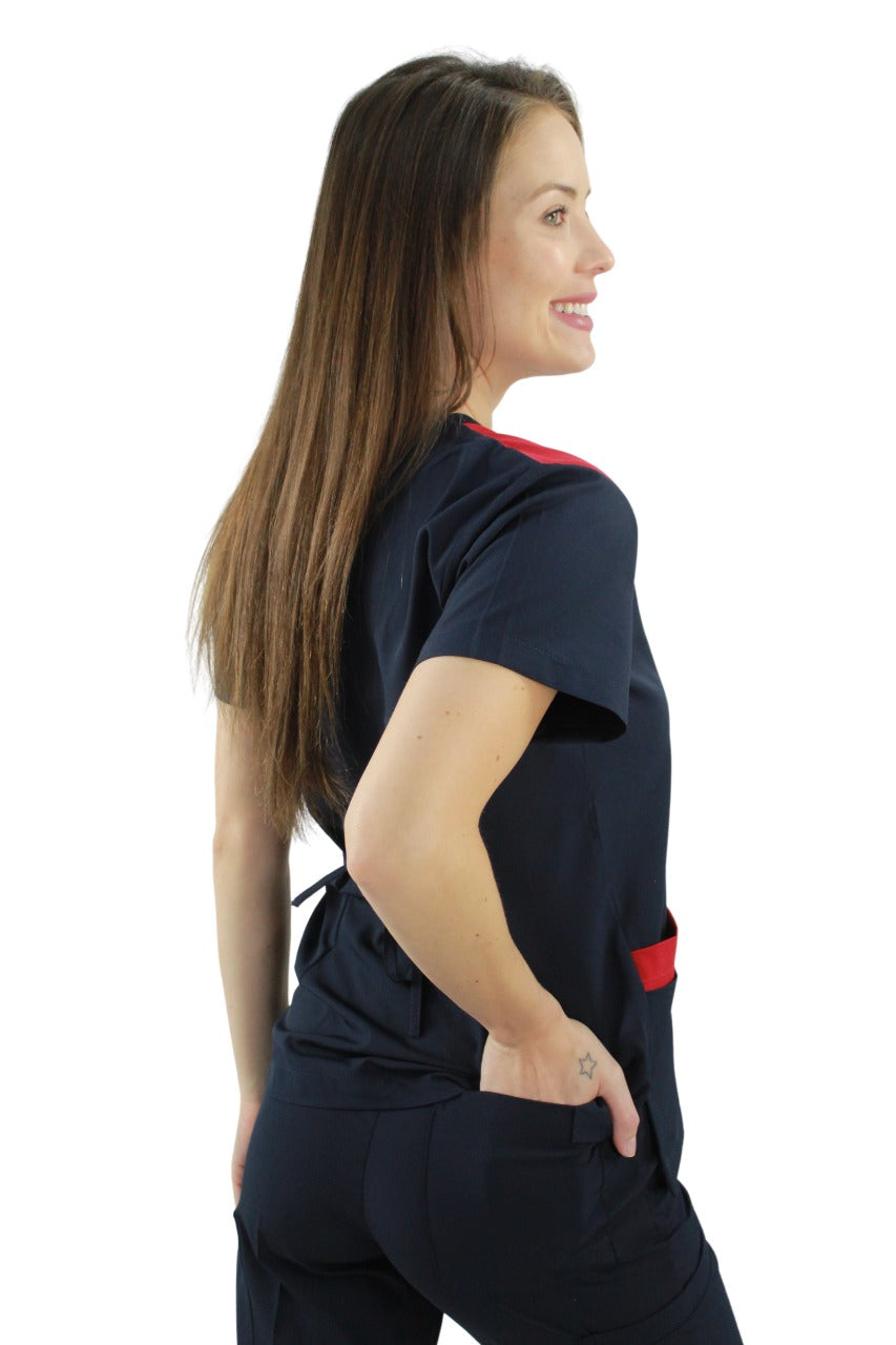 Filipina Médica Dama Lucía Marino con Rojo