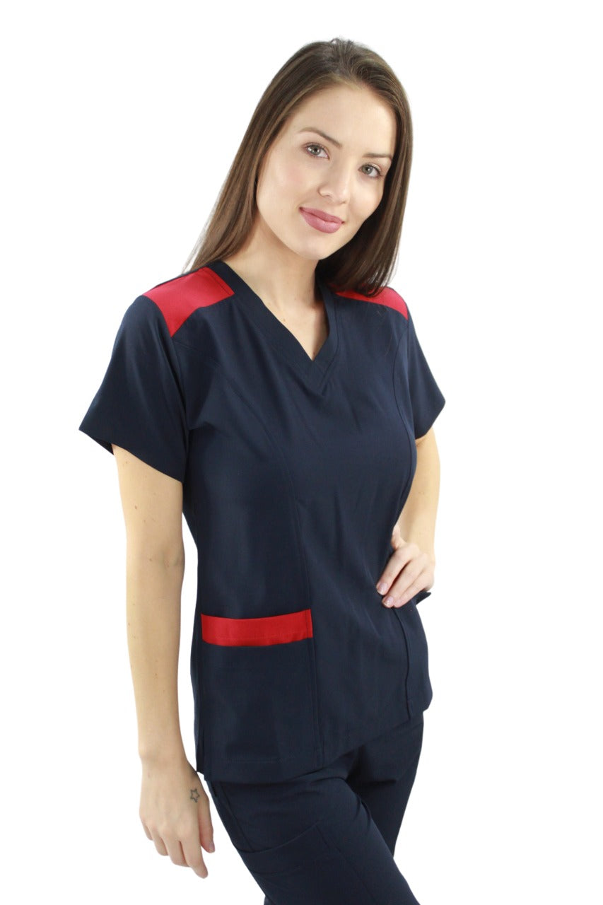 Filipina Médica Dama Lucía Marino con Rojo