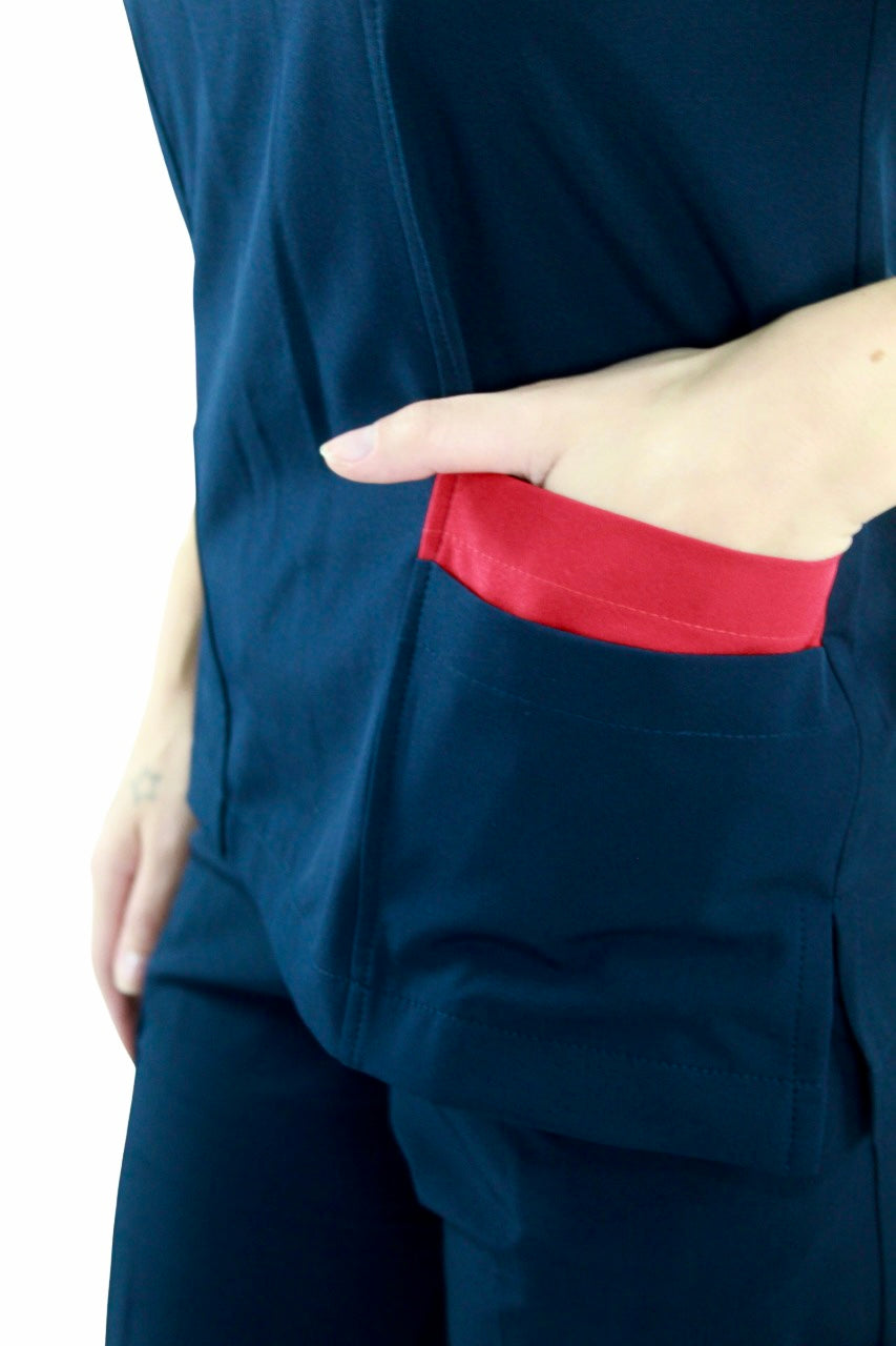 Filipina Médica Dama Lucía Marino con Rojo