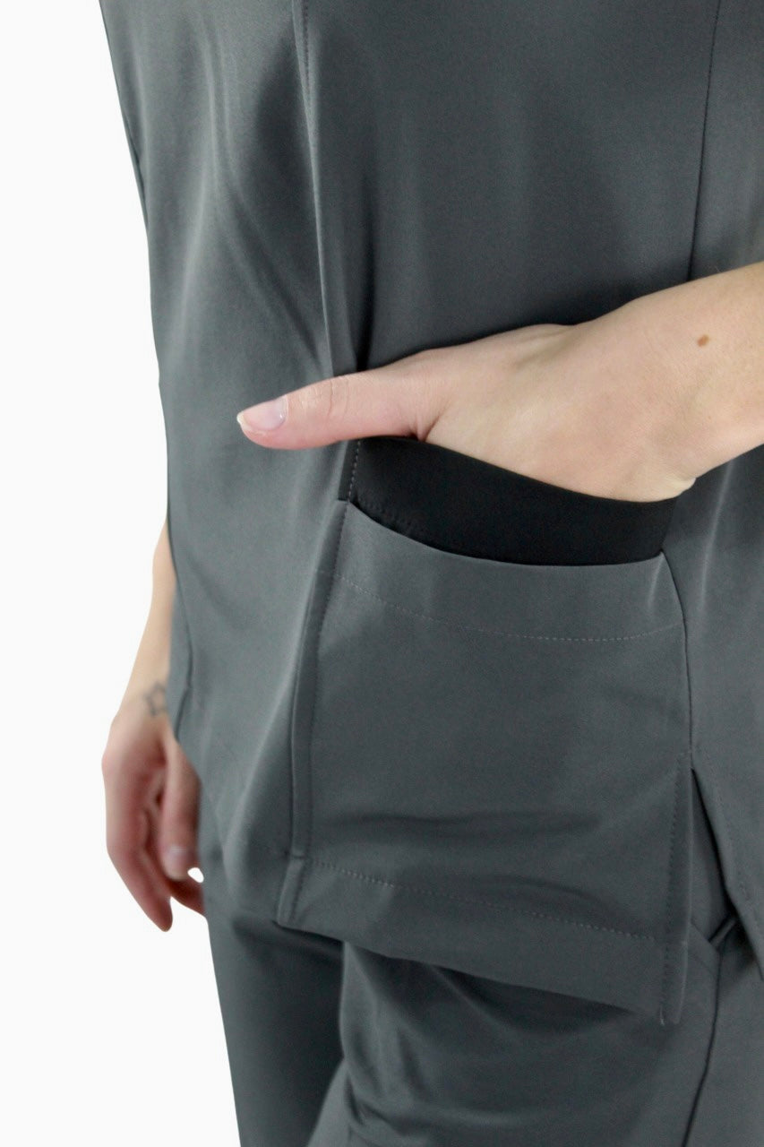 Filipina Médica Dama Lucía Oxford con Negro