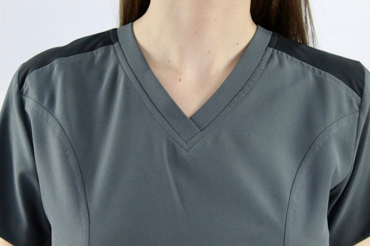 Filipina Médica Dama Lucía Oxford con Negro