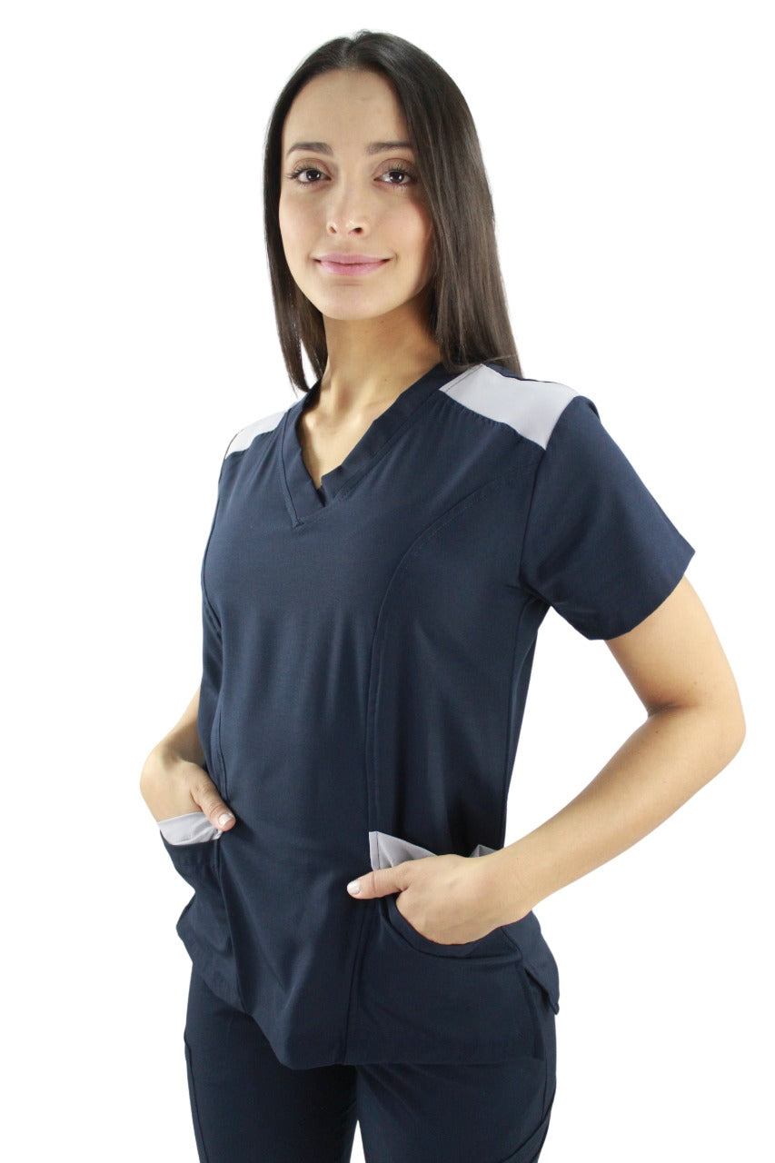 Filipina Médica Dama Lucía Marino con Gris