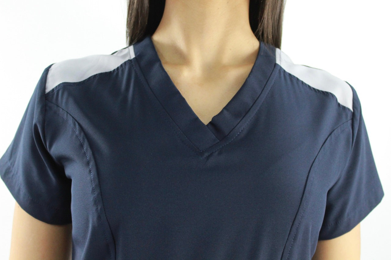 Filipina Médica Dama Lucía Marino con Gris