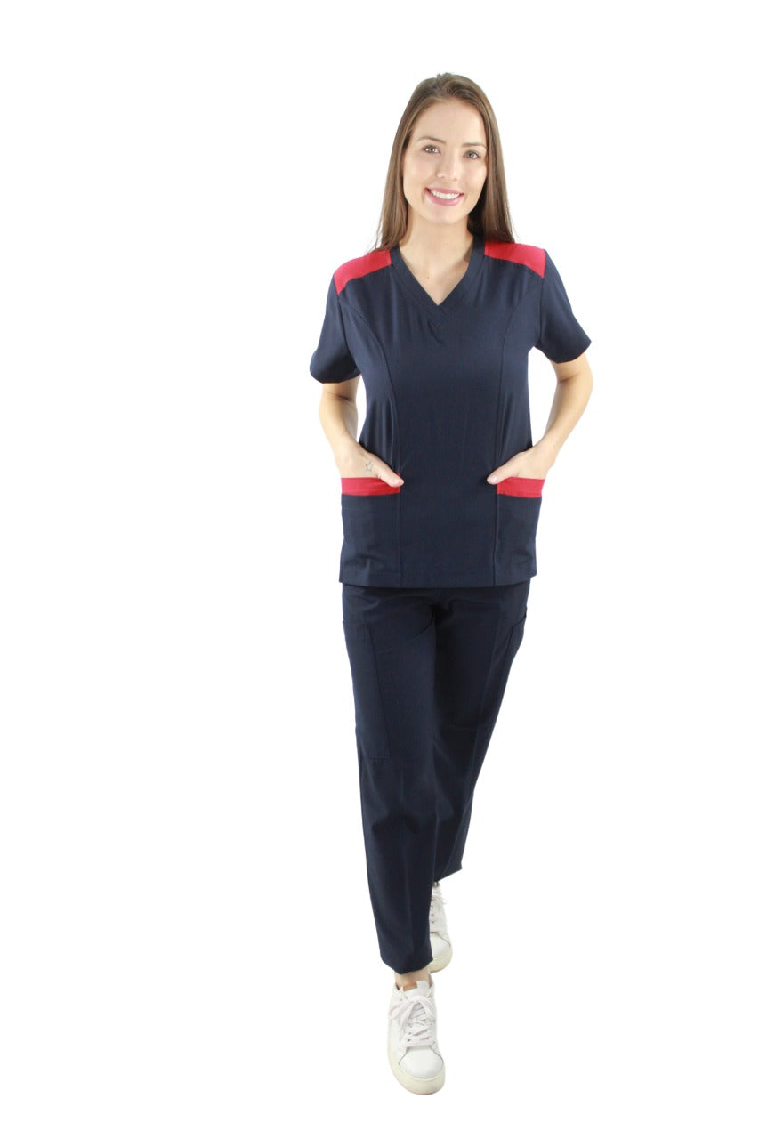 Filipina Médica Dama Lucía Marino con Rojo