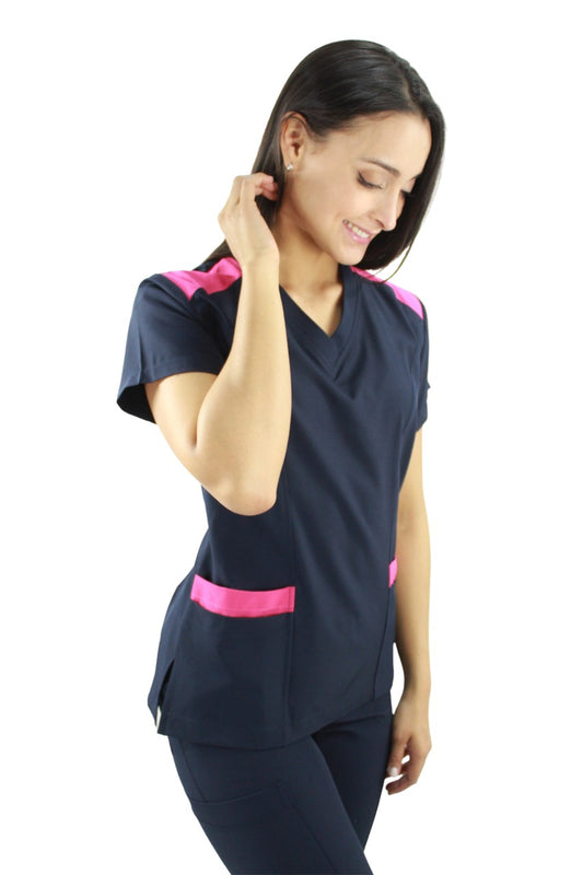 Filipina Médica Dama Lucía Marino con Fucsia