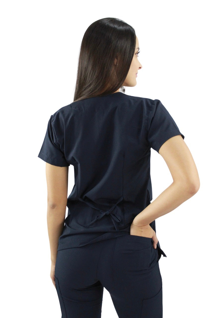 Filipina Médica Dama Lucía Marino con Gris